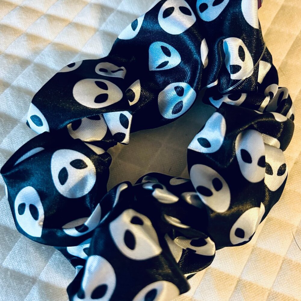 Claire's Alien Hair Scrunchie
